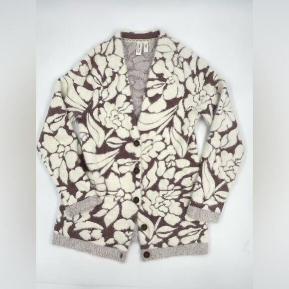 Anthropologie Meadow Rue Soft Floral Eyelash Cardigan size small cozy long - Picture 4 of 6